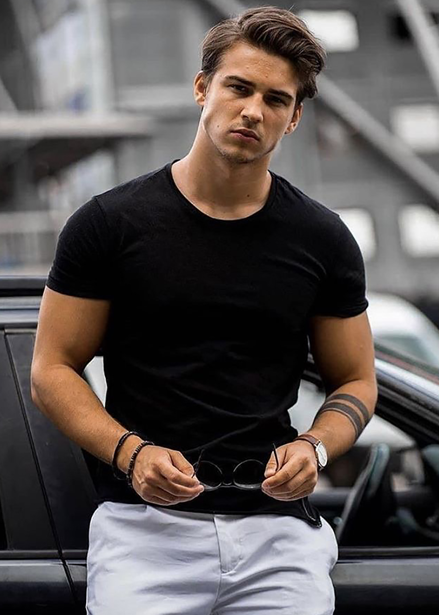 VLAM Regular Fit Black Solid Tshirt